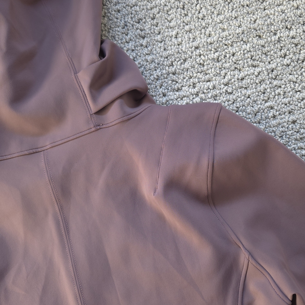 lululemon Ruched Jacket, Like-New Condition - Picture 10 of 14